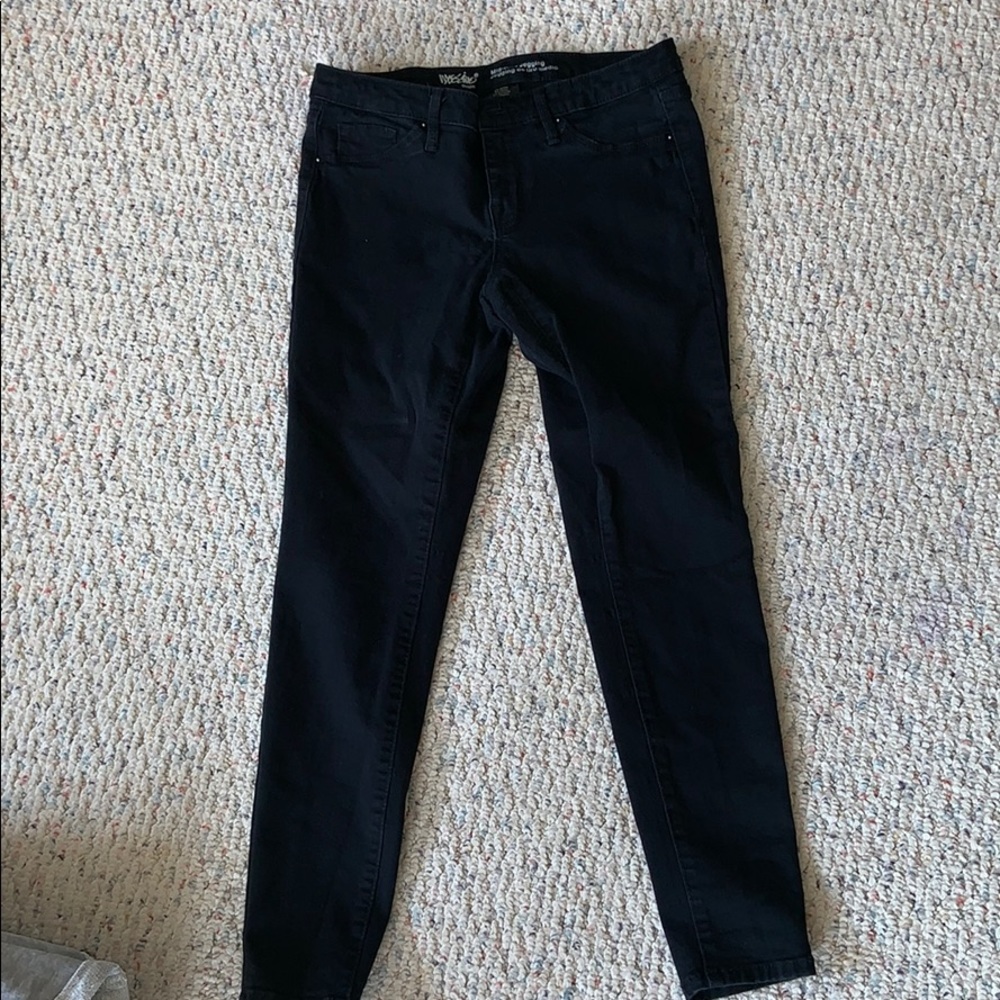Mid-Rise Jeggings